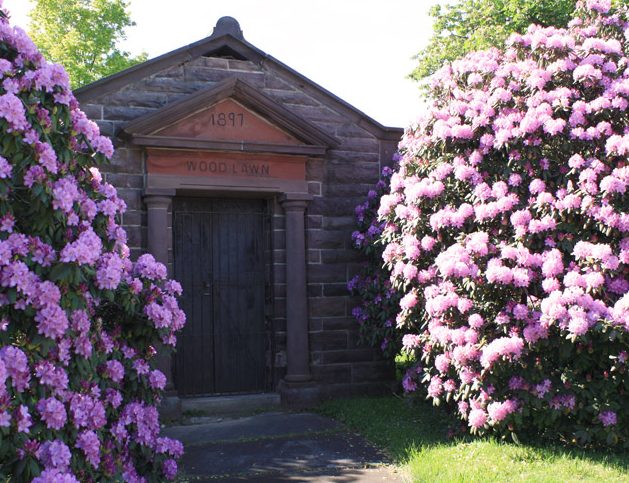 cropped-woodlawnmausoleum-1.jpg